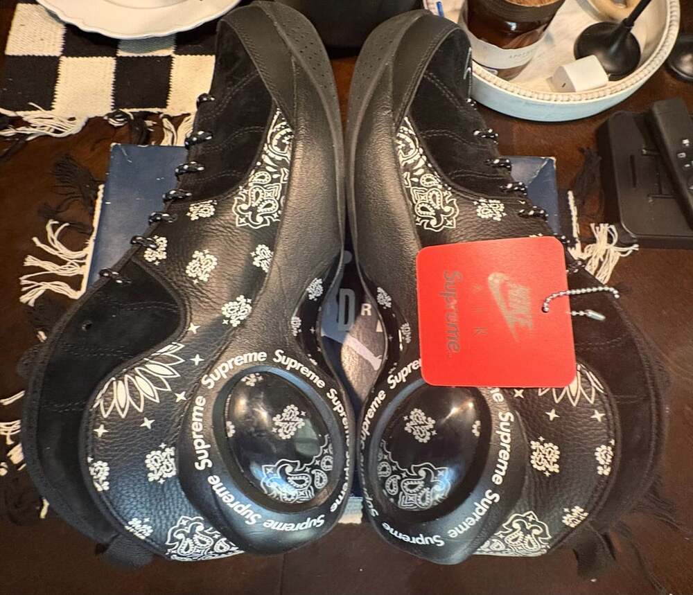 Supreme x Nike Air Zoom Flight 95 SP Black Paisley
Size 12 men